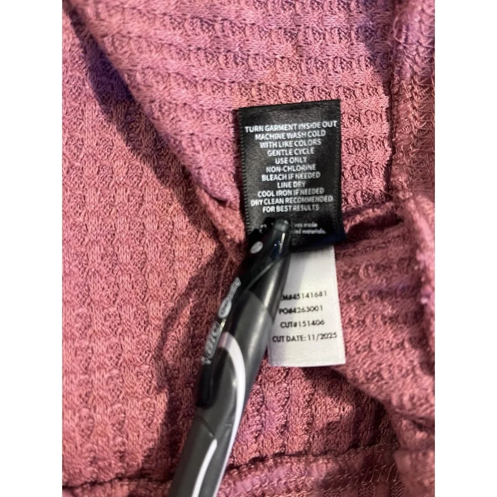 Torrid Off Shoulder Waffle Knit Sweatshirt Pink Size 0  12 Plus Soft Cozy NWT - Picture 8 of 11